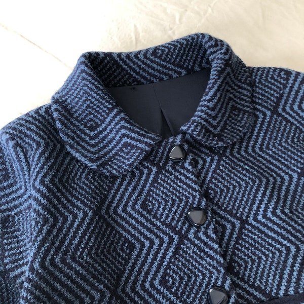 Veste Caban en laine Vintage Femme Veste taille M et L Col Claudine bleue à motifs zig zag Made in France Cape Femme à Chevrons