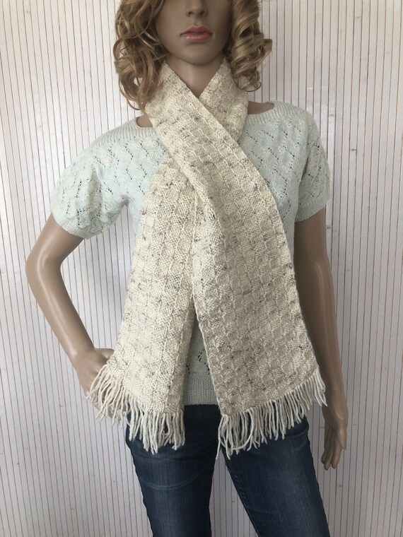 Beige hand knitted wool scarf Vintage Granny squa… - image 3