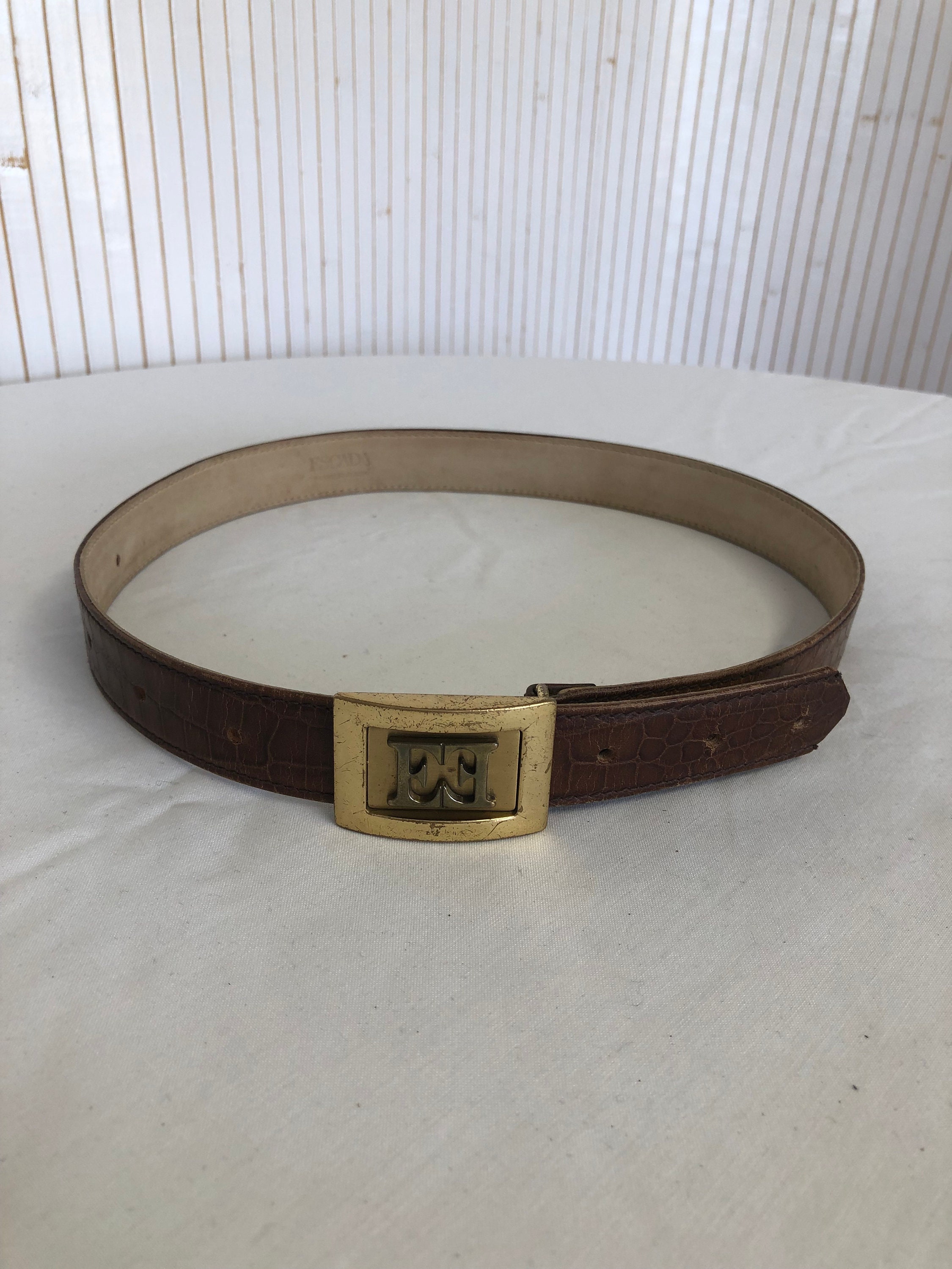 Escada EU 40 Brown Leather Gold Buckle Belt Escada Vintage Brown Leather Belt for Women Rectangular Gold  main image 3