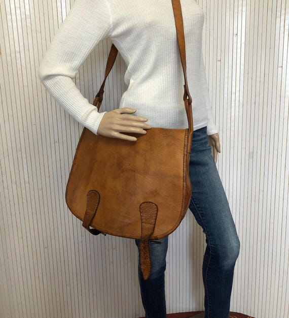 Sac Besace Artisanal de Docteur Vintage en cuir couleur Cognac Bandoulière Brut unisexe cuir marron Sacoche en cuir épais