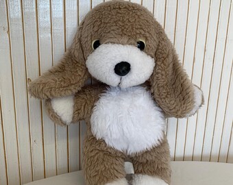 垂れ耳のヴィンテージ犬用ぬいぐるみ、ライトブラウンとホワイト