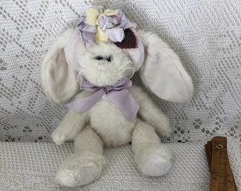 Lapin Articulé en Peluche Vintage Lapin blanc au chapeau fleuri Lapin The Bearington Collection