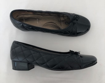 Schwarze gesteppte Ballerinas mit Lackzehen, bequeme Vintage-Schuhe, Größe 39,5–40, Heller Ballerinas, hergestellt in Frankreich