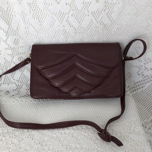 Kleine Tasche Vintage Pouch Damen Tasche 70er Jahre Burgund Leder Tasche Umhängetasche Abend Pouch Minimalistische Tasche