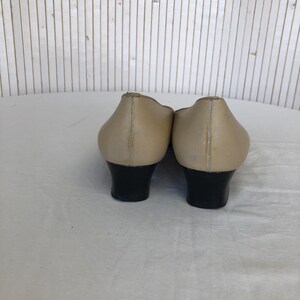 Vintage Bally Women's Pumps, Low Heel Ballet Flats, Beige Leather with Quilted Black Toe, Size 38.5, Two-Tone Shoes image 6