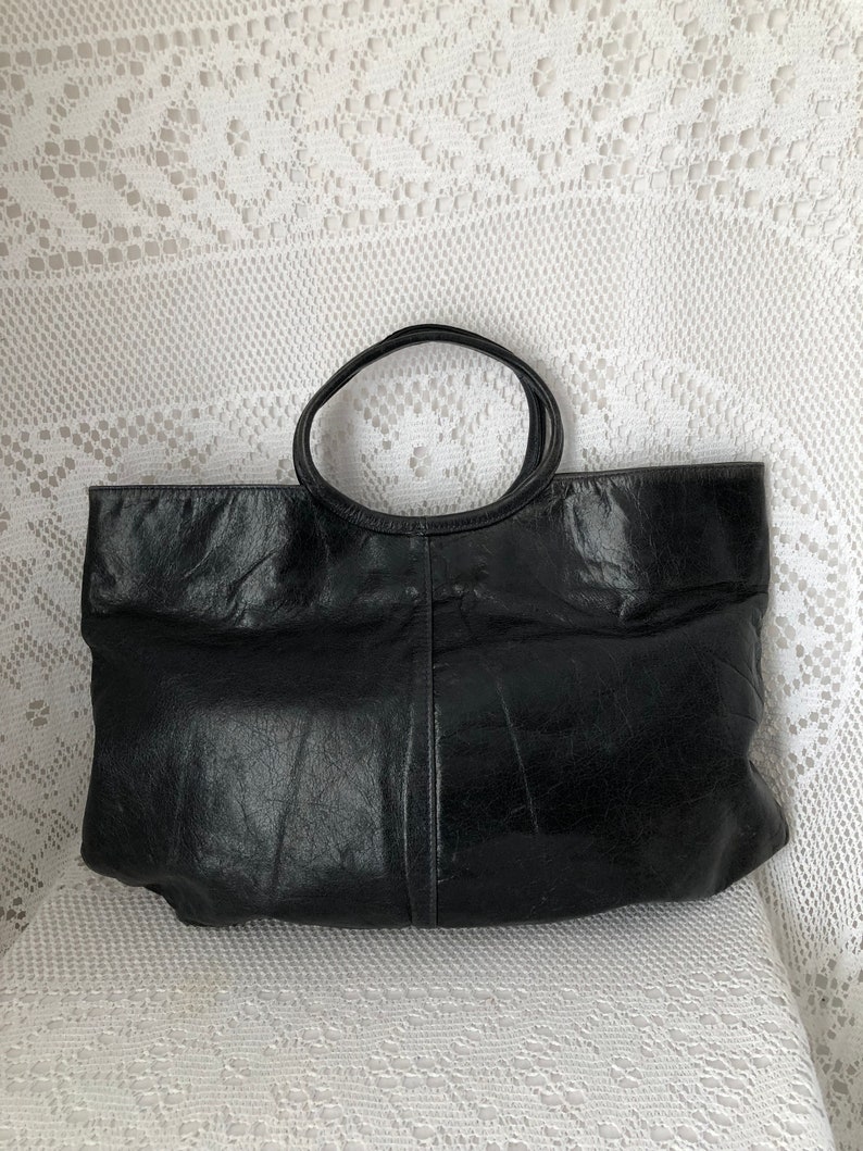 Vintage soft leather bag Nat et Nin bag Black aged look Women's flat handbag Tote bag Round handles Made in France Minimalist bag image 3