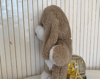 垂れ耳のヴィンテージ犬用ぬいぐるみ、ライトブラウンとホワイト