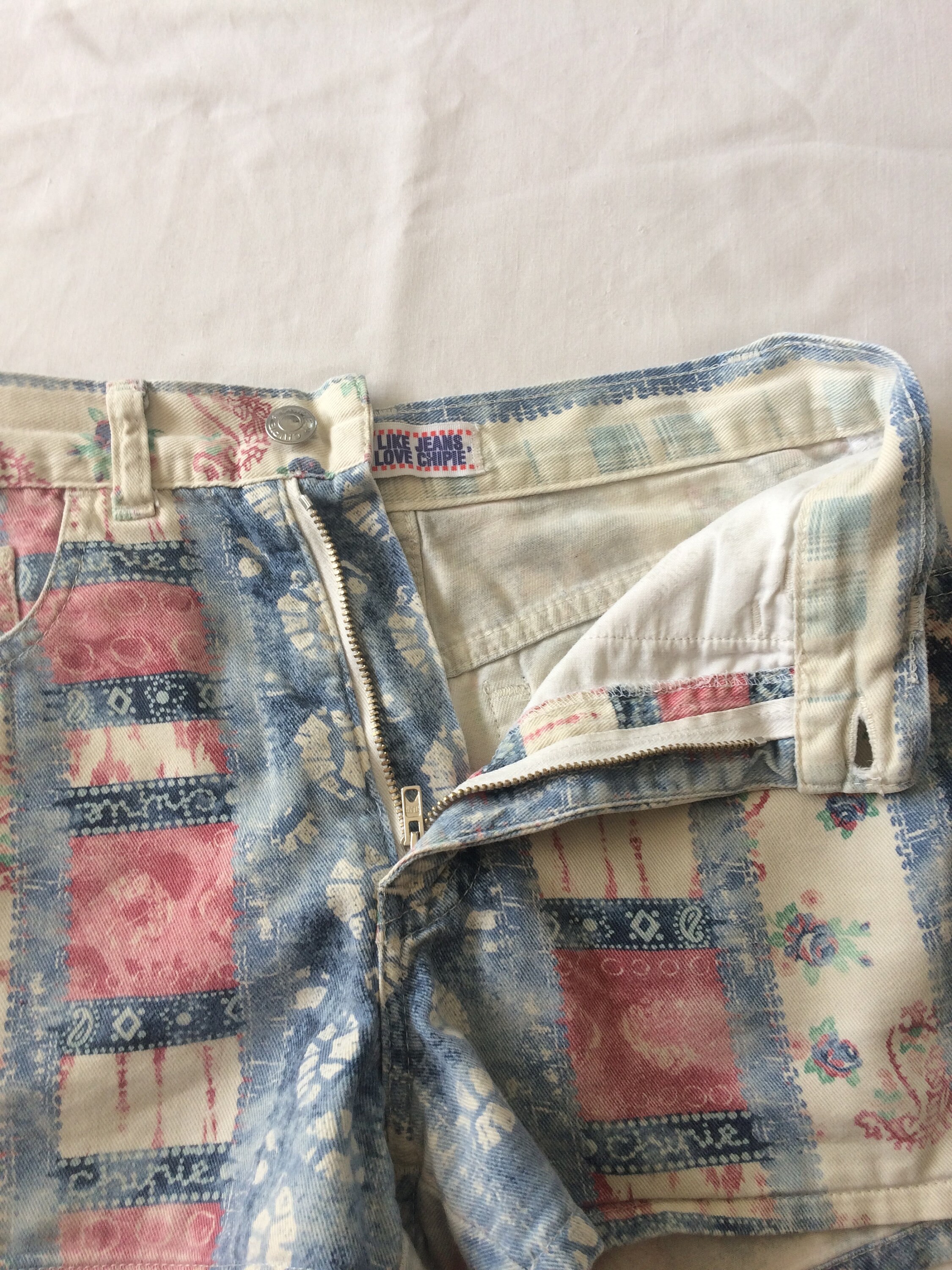Short en jean avec fleurs brodées - Blanc - Kiabi - 12.00