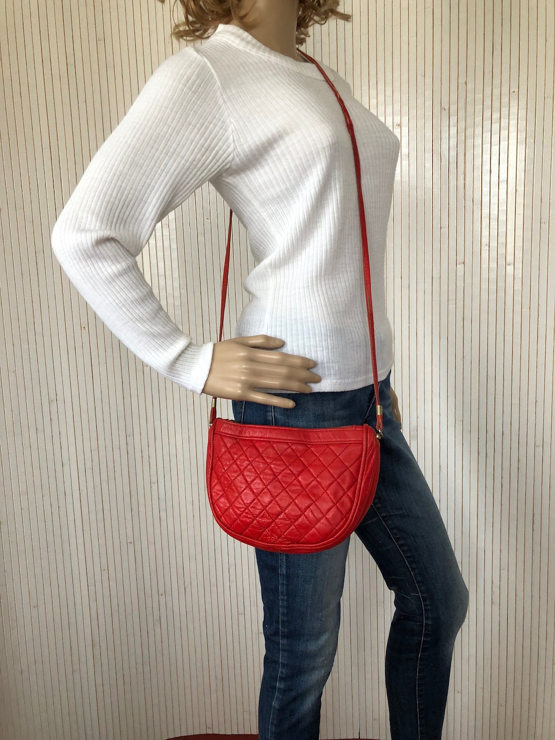 Petit sac à main Rouge matelassé Vintage Femme Bandoulière en Cuir souple Minimaliste, foto 1 di 5