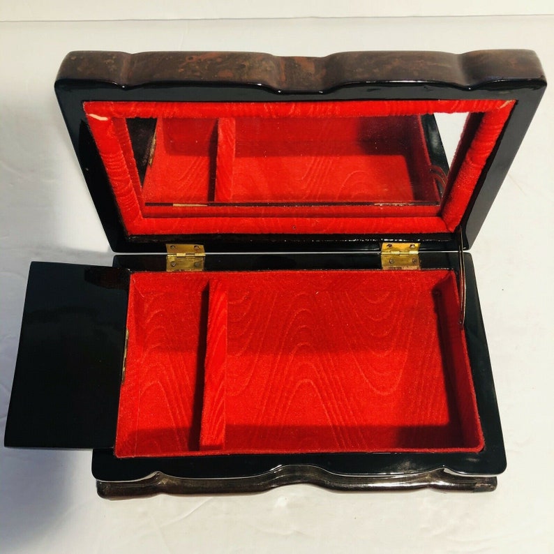 Vintage Japanese Black Lacquer Geisha Girls Pearl Inlay Jewelry Trinket Box