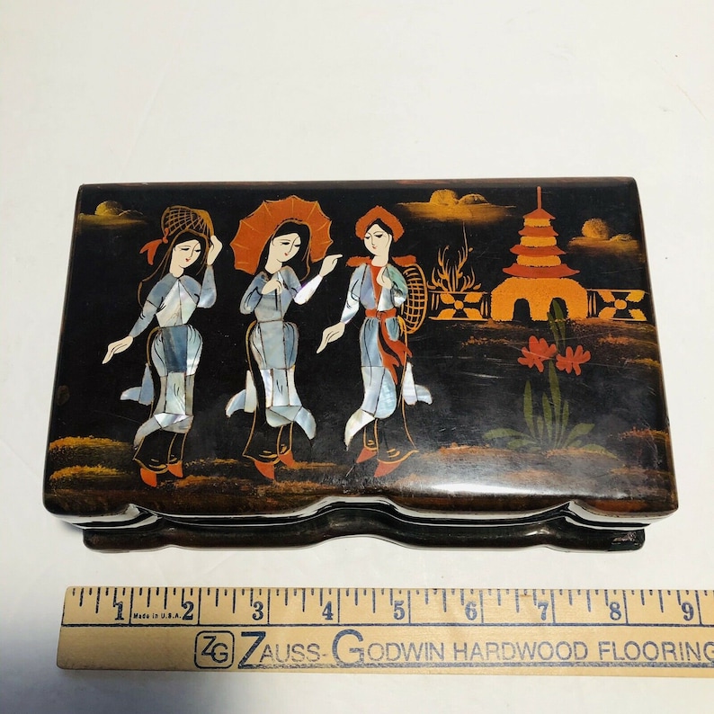 Vintage Japanese Black Lacquer Geisha Girls Pearl Inlay Jewelry Trinket Box