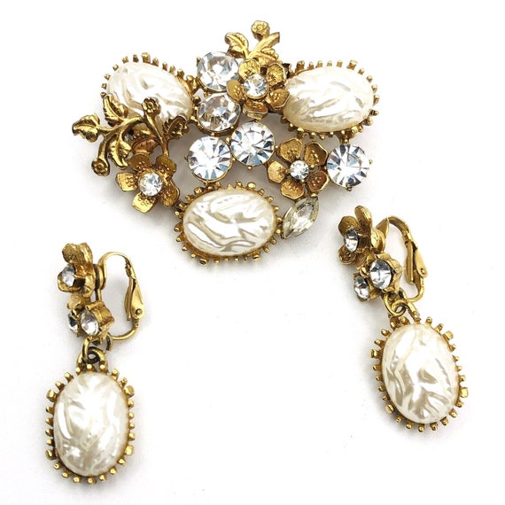 Vintage Faux Baroque Pearl and Rhinestone Brooch … - image 10