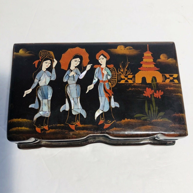 Vintage Japanese Black Lacquer Geisha Girls Pearl Inlay Jewelry Trinket Box