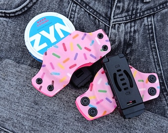 Estuche para snus con estampado de donut. Funda de kydex. Estuche de kydex. Bolsa de tabaco. Estuche para snus. Incluye sistema de montaje: mini tek lock.