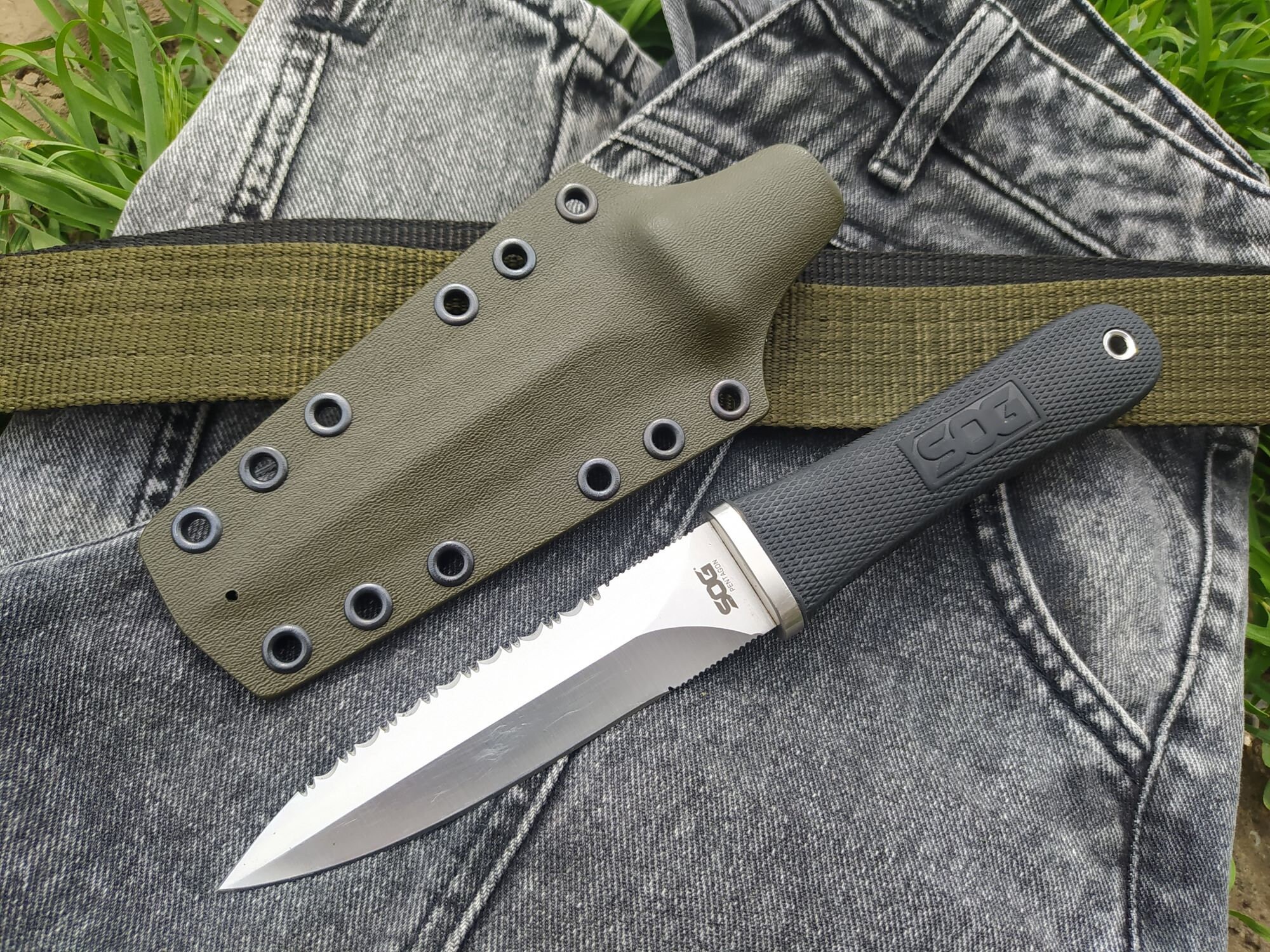 Custom Kydex Scabbardsheath for the Popular SOG Pentagon Knife s14n
