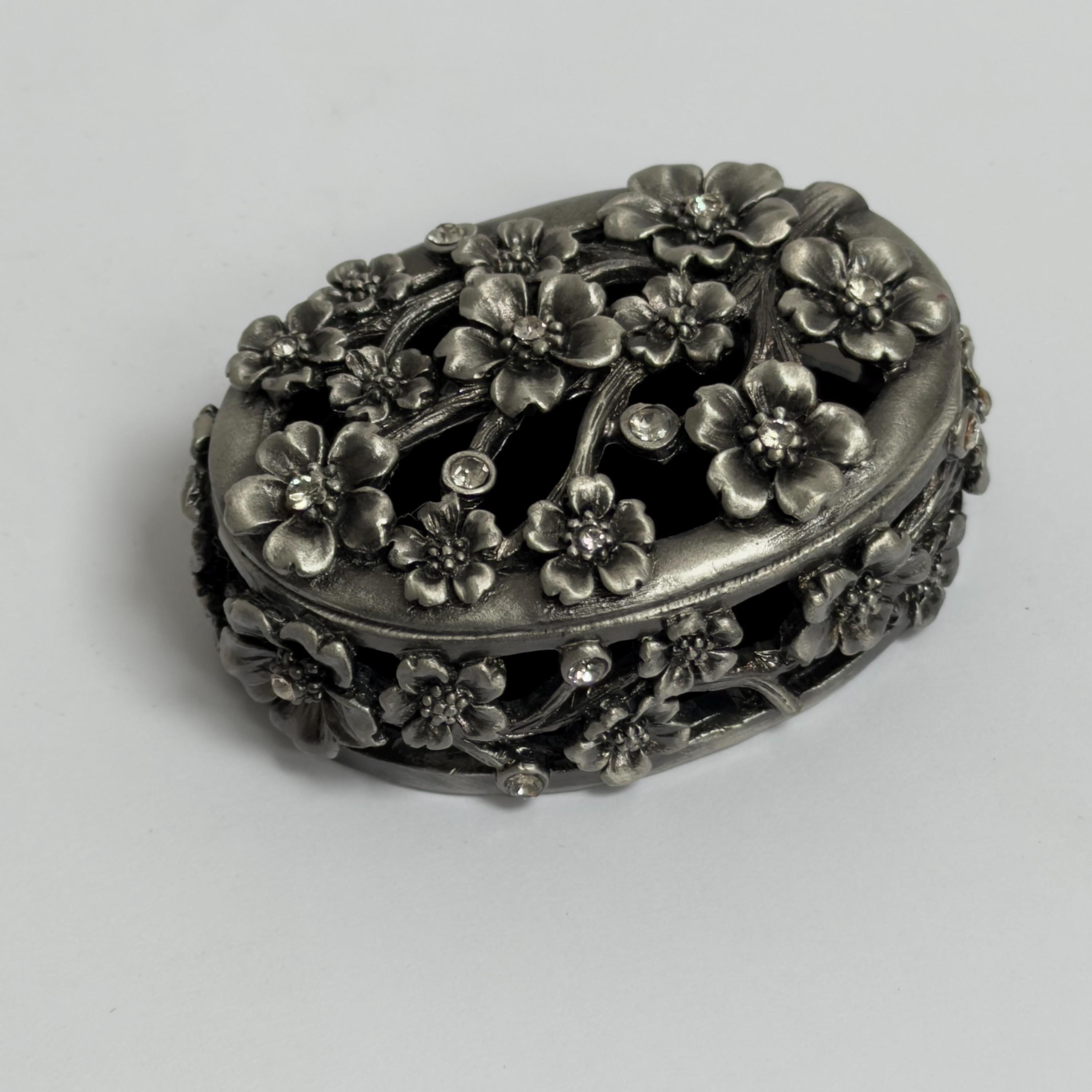 Ornate Floral Silver Tone Trinket Box, Vintage Style Keepsake Ring Holder image 4