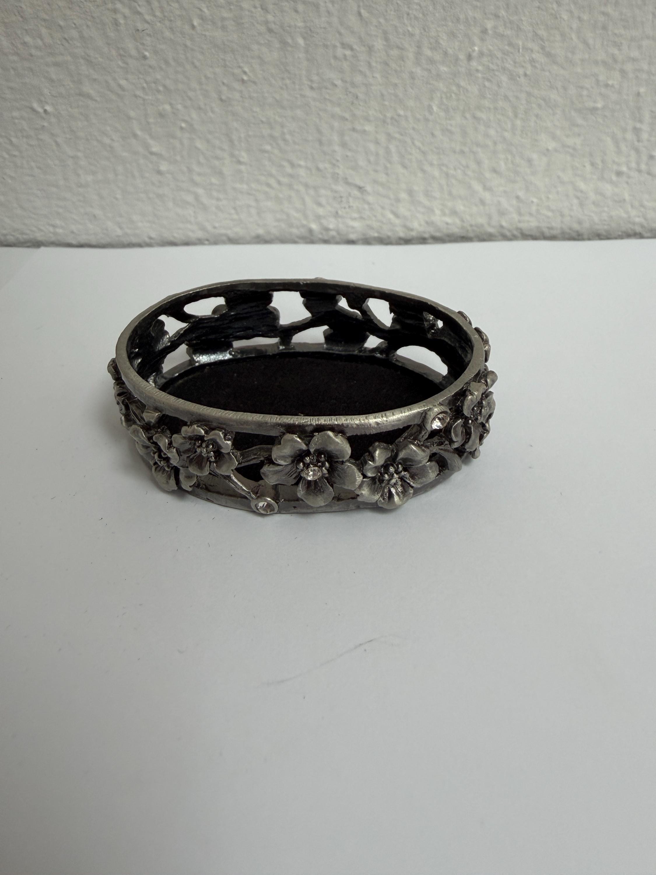 Ornate Floral Silver Tone Trinket Box, Vintage Style Keepsake Ring Holder image 2