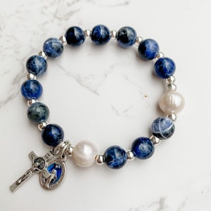 Catholic rosary bracelet with silver crucifix and Miraculous medal, blue sodalite gemstones and pearls | Catholic gift | Catholic jewelry