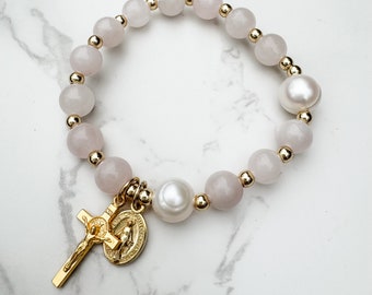 Catholic rosary stretch bracelet with gold tone crucifix and Miraculous medal, rose quartz, gold beads and pearls | Catholic gift