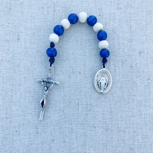 Mother Teresa of Calcutta Pocket Rosary with Papal Crucifix, Miraculous Medal, blue and white wood beads and micro cord