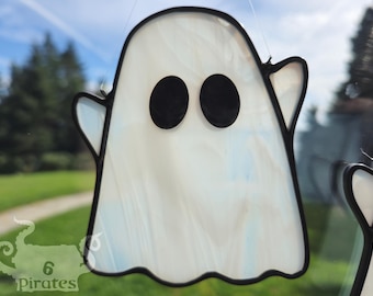 Cute Stained Glass Ghost Sun Catcher, Whimsical Home Decor for Your Home, Charming Gift for Halloween or Spooky Decor Enthusiasts