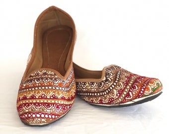 mojari sandal