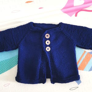 Handgestrickte Baby Strickjacke 100% Merino Wolle, Grösse 68 – Blauer Strick Pulli mit 3 Knöpfchen