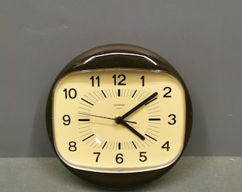 DIE HAUSUHR 置時計　ドイツヴィンテージ　1970年代　スペースエイジ DIE HAUSUHR 置時計 ドイツヴィンテージ 1970年代 スペースエイジ DIE