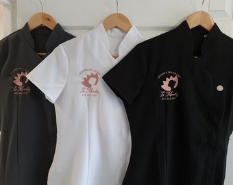 Personaliseer uw logo salon schoonheid, tuniek, schoonheidsspecialist uniform, borduur tuniek, schoonheidstuniek, manicure logo tuniek schoonheidsspecialiste uniform