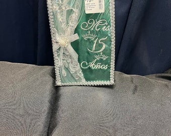 Spanish Bible for quinceañera o Sweet Sixteen