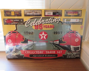New & Sealed 1997 Limited Edition Texaco Train Set