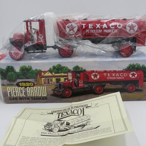 NIB 1999 ERTL TEXACO 1920 Pierce Arrow Cab with Tanker Bank