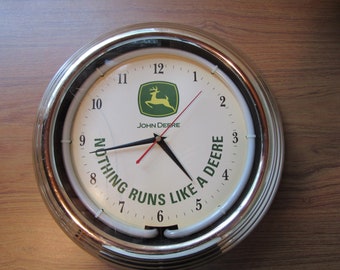 John Deere Neon Clock (works good, includes battery, HAS CRACKED GLASS)