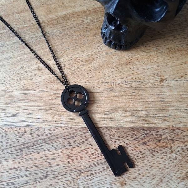 CORALINE ~ alternative inspirée du goth horreur du collier clé