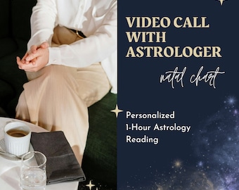 Könnte beinhalten: Ein dunkelblauer Hintergrund mit goldenen Sternen und Text, der "VIDEO CALL WITH ASTROLOGER natal chart" und "Personalized 1-Hour Astrology Reading" lautet.
