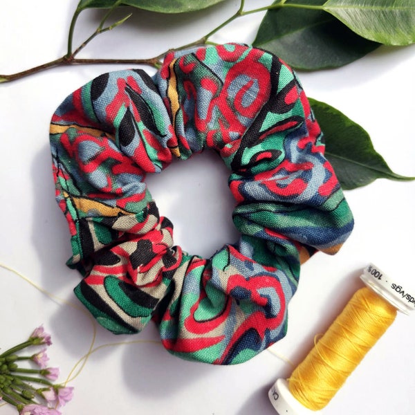 Upcycling Scrunchie Handmade / Handmade scrunchie with recycled fabrics / Vintage hair accessories / LunaticShop / Gift / ZeroWaste