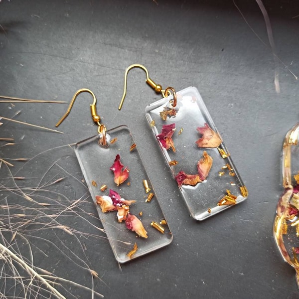 EARRINGS HANDMADE RESINE resin fait main cadeau gift hibiscus gold or locale Belgium art craft boucle d'oreille bijoux jewellery