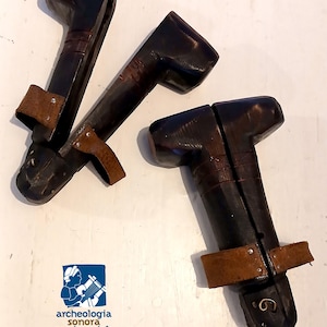 Crotala, krótala, ‘modelo en forma de doble L’ o ‘modelo en forma de bota’, idiófono, percusión