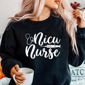 NICU Krankenschwester Sweatshirt, NICU Krankenschwester Shirt, NICU Krankenschwester Geschenk, Krankenschwester Sweatshirt, NICU Krankenschwester Rundhalsausschnitt, Neugeborenen Krankenschwester Sweatshirt, süßes Krankenschwester Geschenk