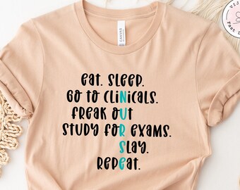 Chemise d'école d'infirmières Cadeau d'école d'infirmières Sweat étudiant en soins infirmiers Cadeau d'étudiant en soins infirmiers Future infirmière Chemise d'école d'infirmières drôle Tee-shirt d'infirmière