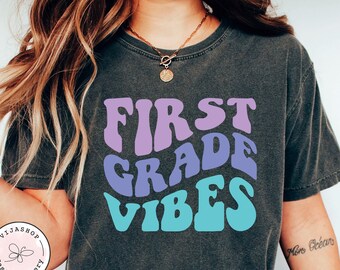 1st Grade Teacher Shirt Back to School, Retro First Grade Teacher Shirt 1st Grade Teacher Shirt for First Day of School Kindergarten Teacher
