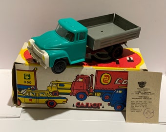Vintage ZIL-130 Toy Truck: USSR Kharkov Salut, Green Plastic