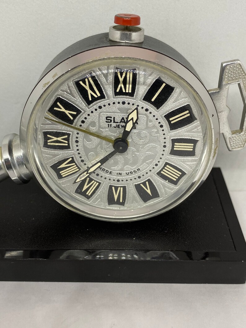 Soviet alarm clock Slava Moscow Key Tabletop Clock USSR vintage clock Glory Moscow Key Mechanical Olympic Games Clock Home Decor