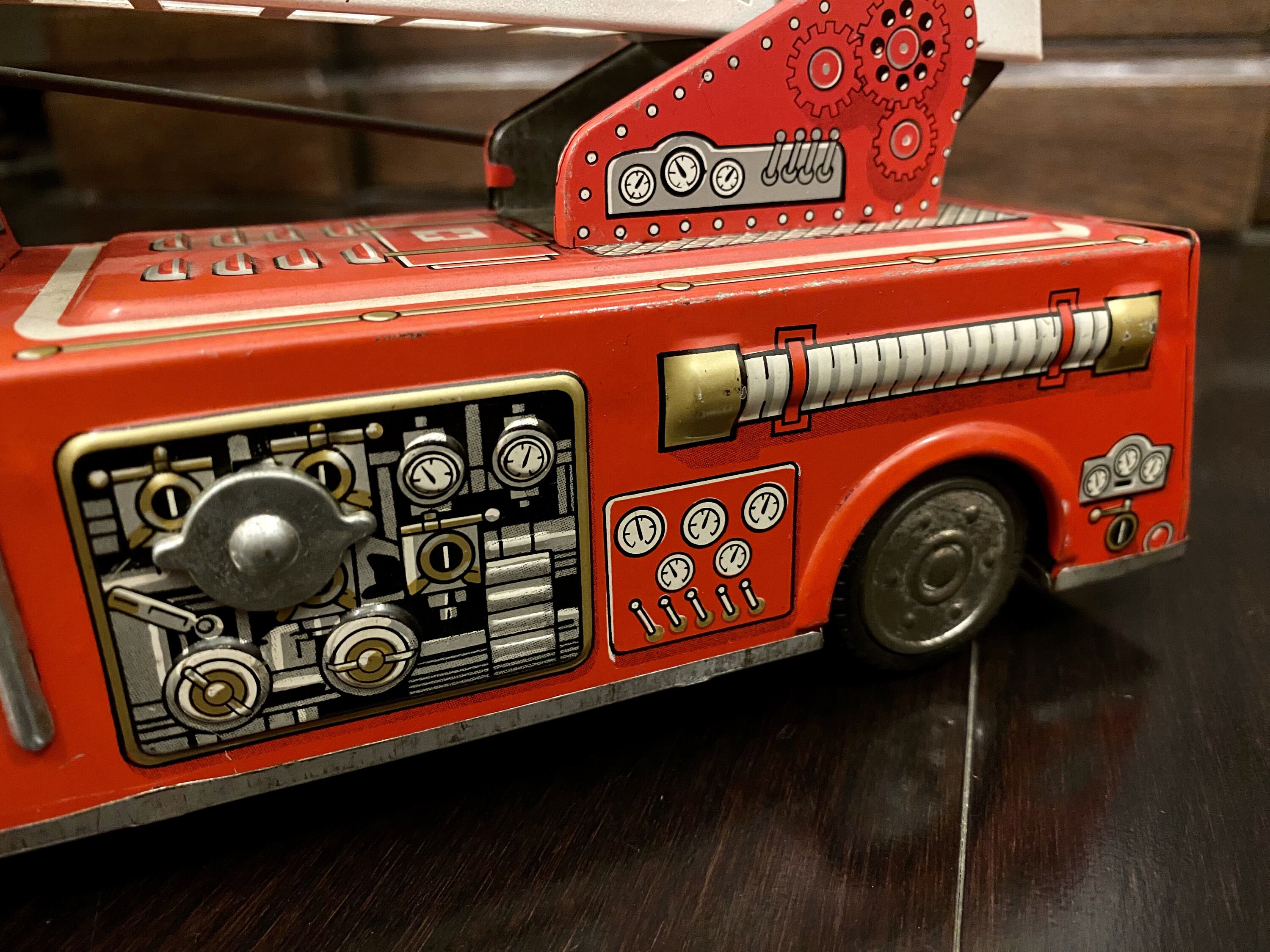 ヴィンテージブリキおもちゃの消防車：電池式はしご車、日本製 - Etsy 日本