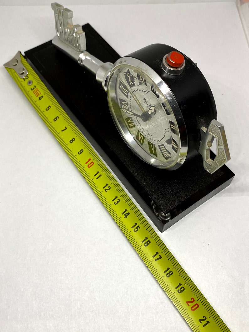 Soviet alarm clock Slava Moscow Key Tabletop Clock USSR vintage clock Glory Moscow Key Mechanical Olympic Games Clock Home Decor