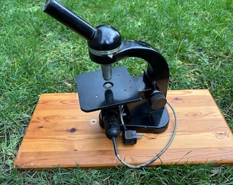 Vintage Microscope Ernst Leitz Wetzlar, West Germany, Mid-20th Century Introducing
