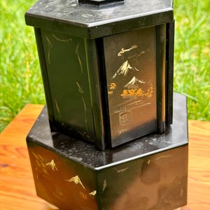 Vintage Bakelite Musical Cigarette Dispenser with Lador Mechanism 1950s–1970s
