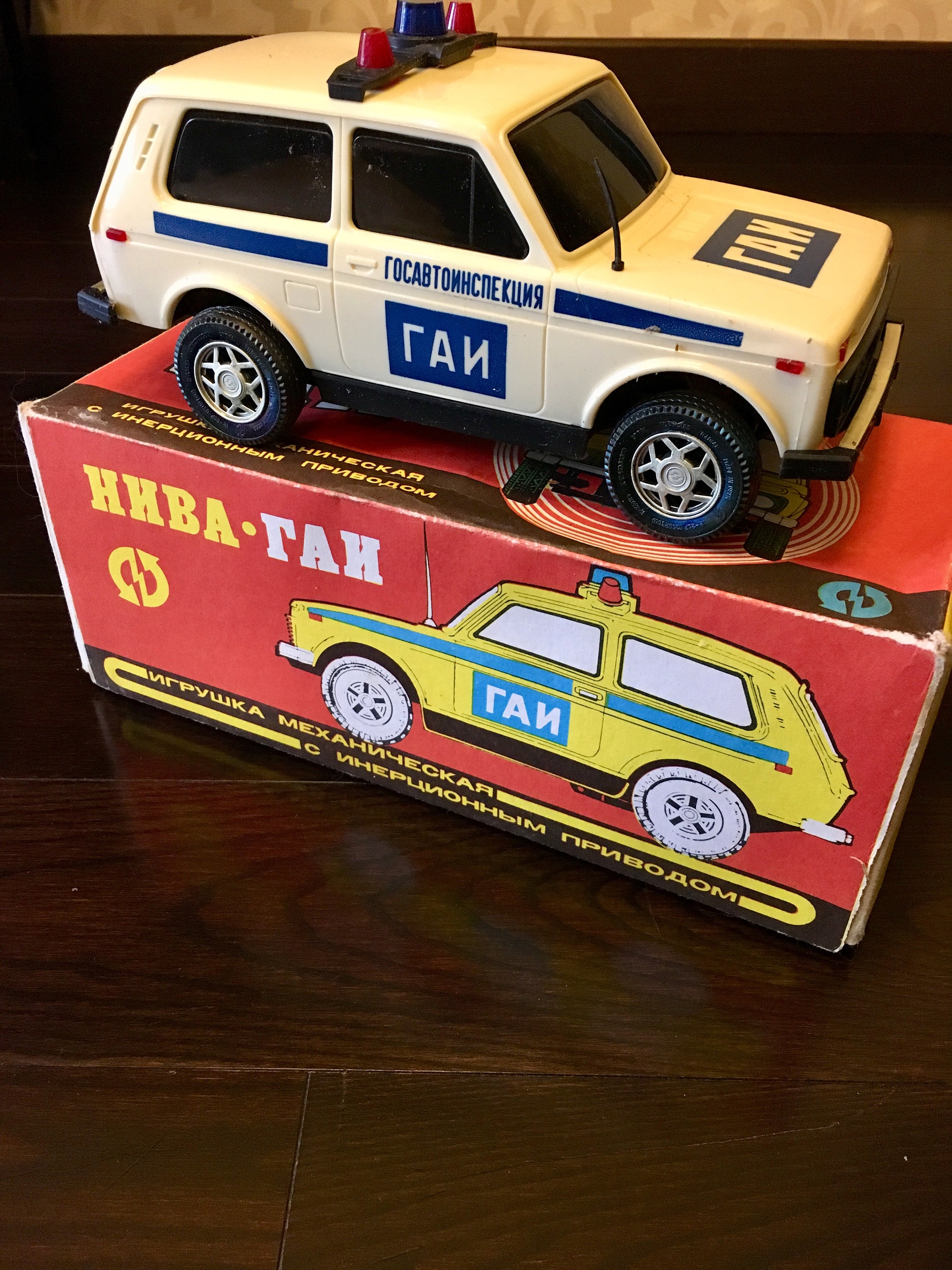 Игрушка ваз 2131