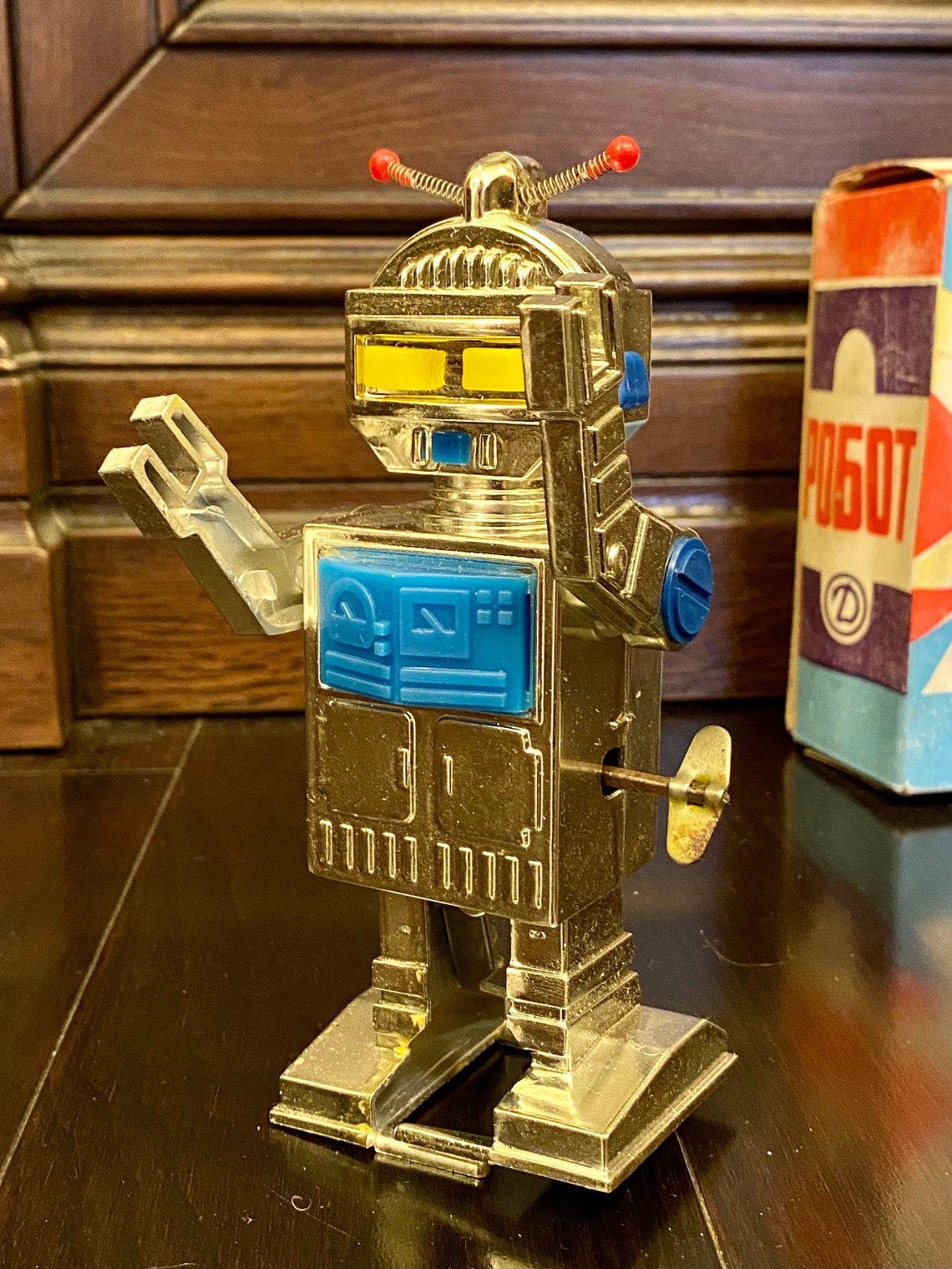 Vintage Robot WindUp Soviet Robot Radar Plastic Silver Robot Etsy