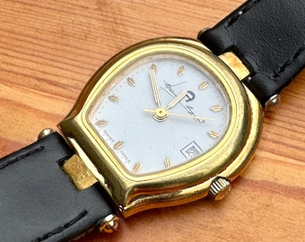 Etienne Aigner クォーツ腕時計 馬蹄型 A1021 Etienne Aigner クォーツ腕時計 馬蹄型 A1021